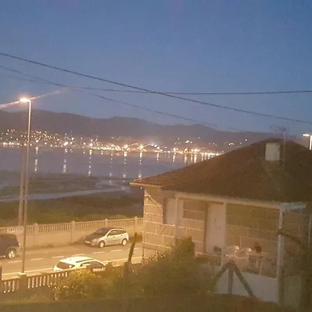 Сasa de vacaciones House With 3 Bedrooms In Pontevedra With Wonderful Sea View And Enclosed Garden 50 M From The Beach Pontevedra