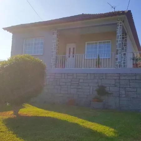 House With 3 Bedrooms In Pontevedra With Wonderful Sea View And Enclosed Garden 50 M From The Beach *